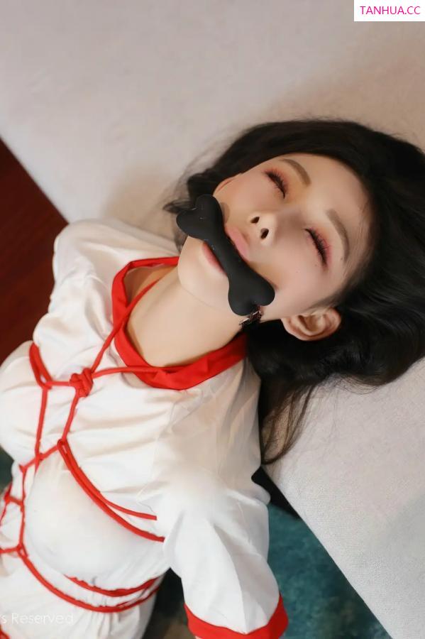  [XiuRen]高清写真图 2025.12.16 No.11110 许微微呀 情趣捆绑第36张图片
